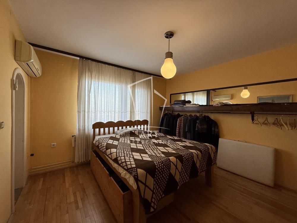 Slika 2 - Braće Mitrović,  Kuća na prodaju, 230m2, 490.000€