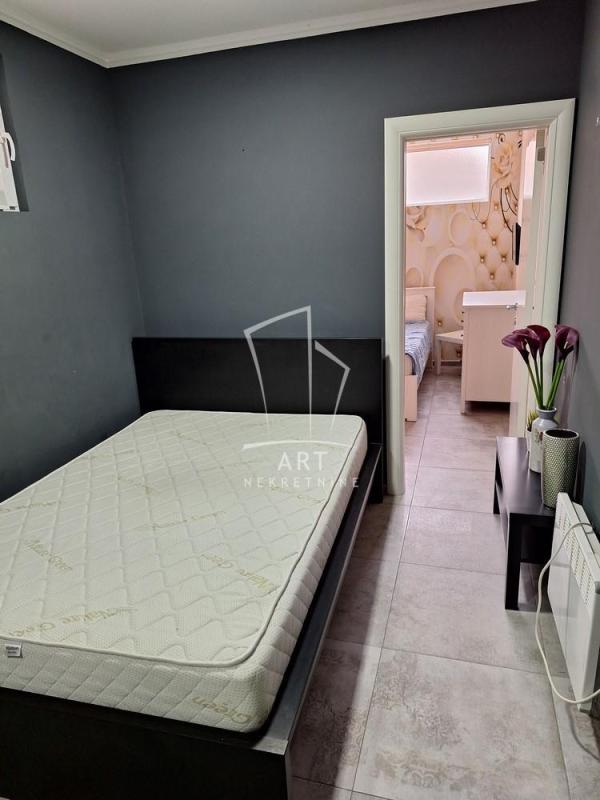 Slika 3 - Čedomilja Mitrovića, Četvorosoban stan na prodaju, 64m2, 150.000€