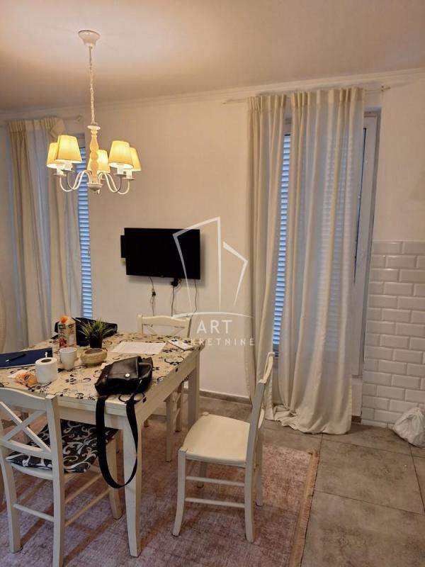 Slika 1 - Čedomilja Mitrovića, Četvorosoban stan na prodaju, 64m2, 150.000€