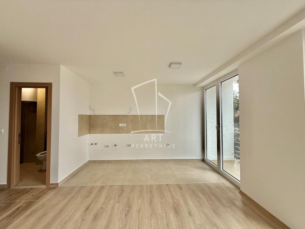 Slika 11 - Roze Luksemburg,  Kuća na prodaju, 264m2, 550.000€