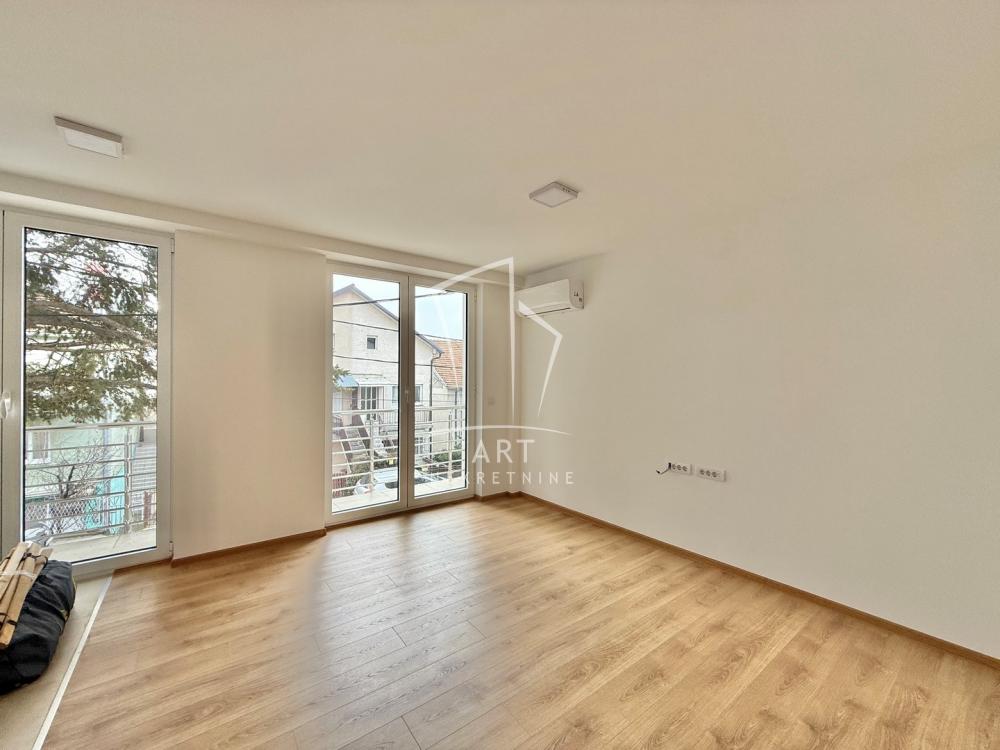 Slika 1 - Roze Luksemburg,  Kuća na prodaju, 264m2, 550.000€