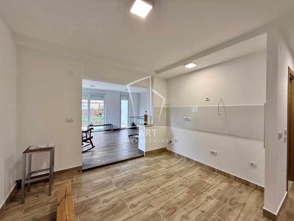 Slika 2 - Roze Luksemburg,  Kuća na prodaju, 264m2, 550.000€