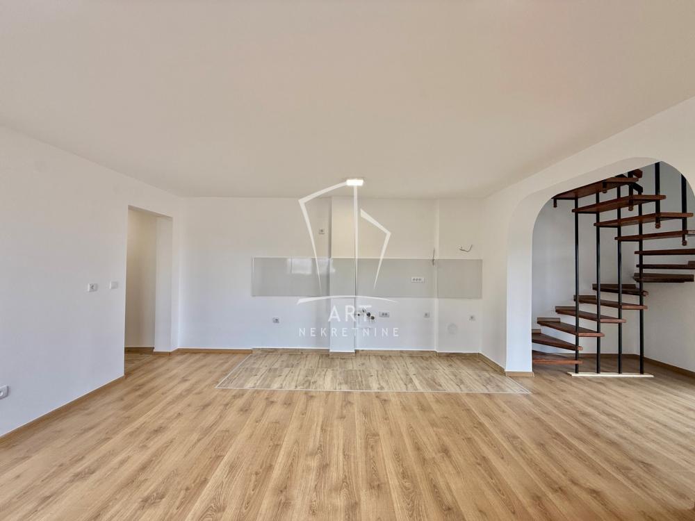 Slika 3 - Roze Luksemburg,  Kuća na prodaju, 264m2, 550.000€