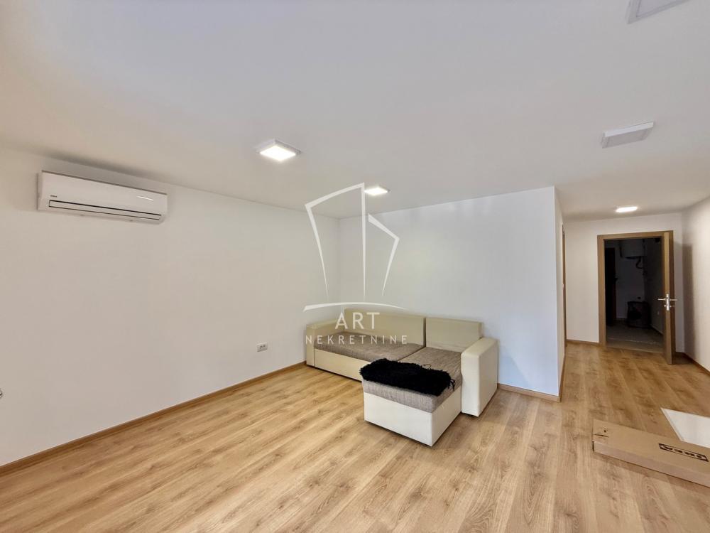 Slika 5 - Roze Luksemburg,  Kuća na prodaju, 264m2, 550.000€