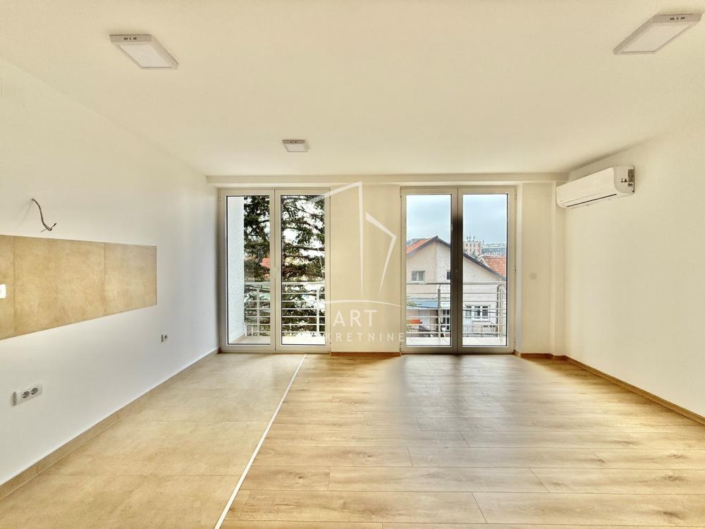 Slika 7 - Roze Luksemburg,  Kuća na prodaju, 264m2, 550.000€