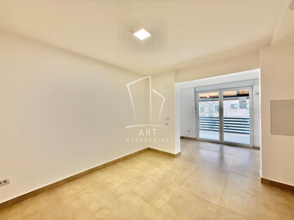 Slika 8 - Roze Luksemburg,  Kuća na prodaju, 264m2, 550.000€