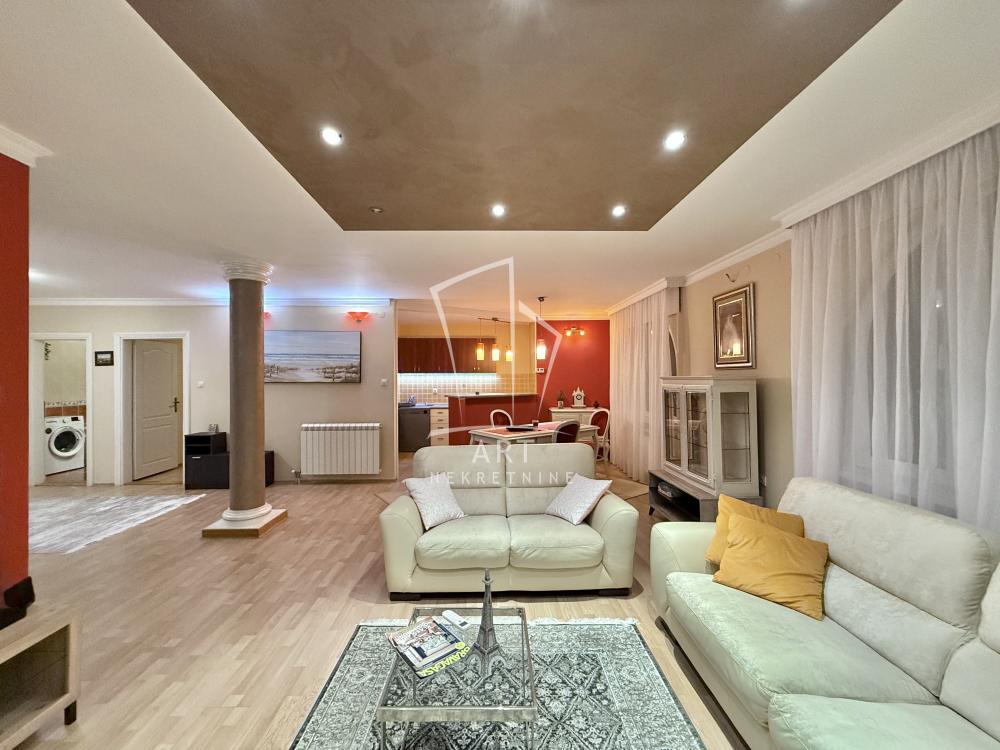 Slika 2 - Svetozara Radojčića, Četvorosoban stan na prodaju, 113m2, 288.150€