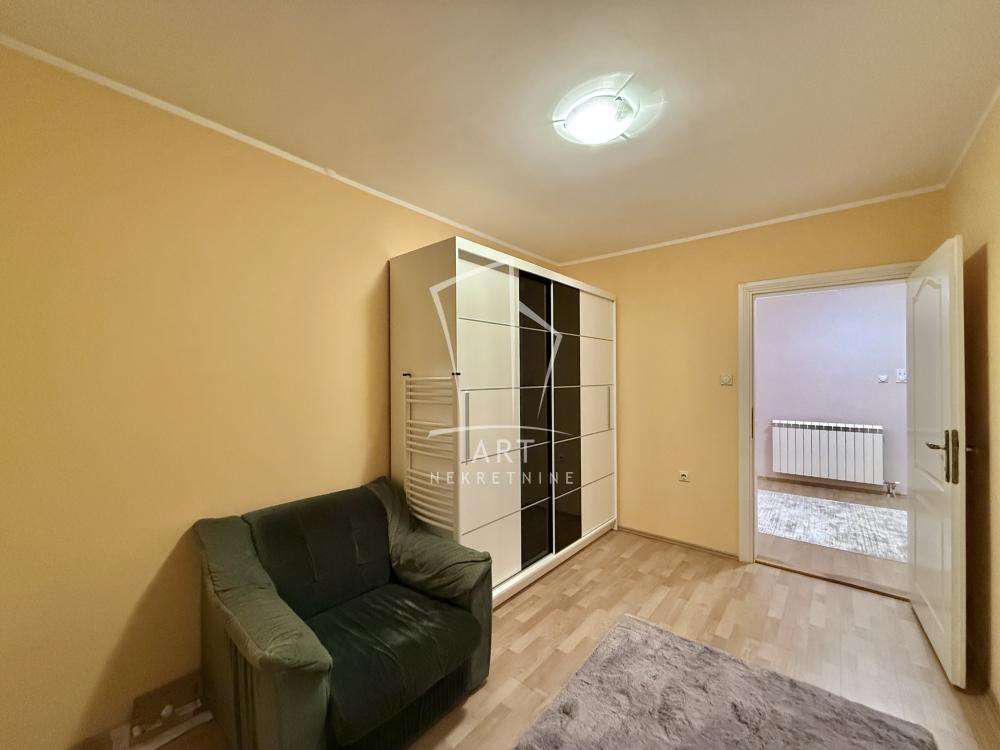 Slika 6 - Svetozara Radojčića, Četvorosoban stan na prodaju, 113m2, 288.150€