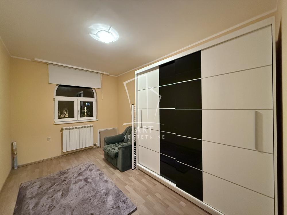 Slika 7 - Svetozara Radojčića, Četvorosoban stan na prodaju, 113m2, 288.150€