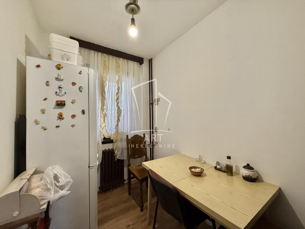 Slika 10 - 20. oktobra, Troiposoban stan na prodaju, 75m2, 77.000€