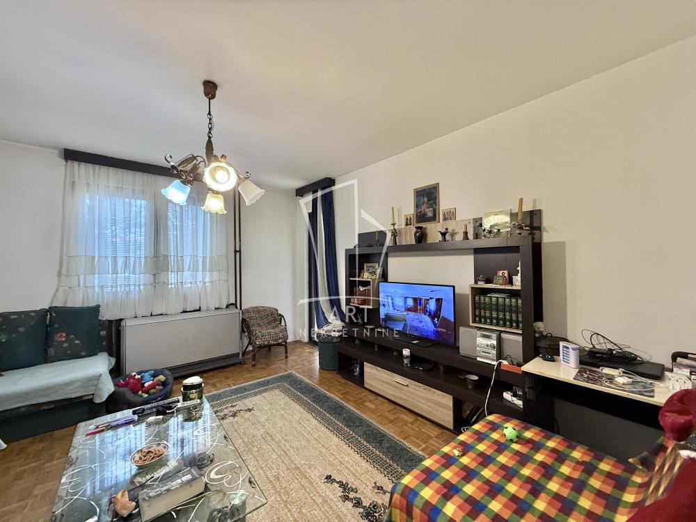 Slika 2 - 20. oktobra, Troiposoban stan na prodaju, 75m2, 77.000€