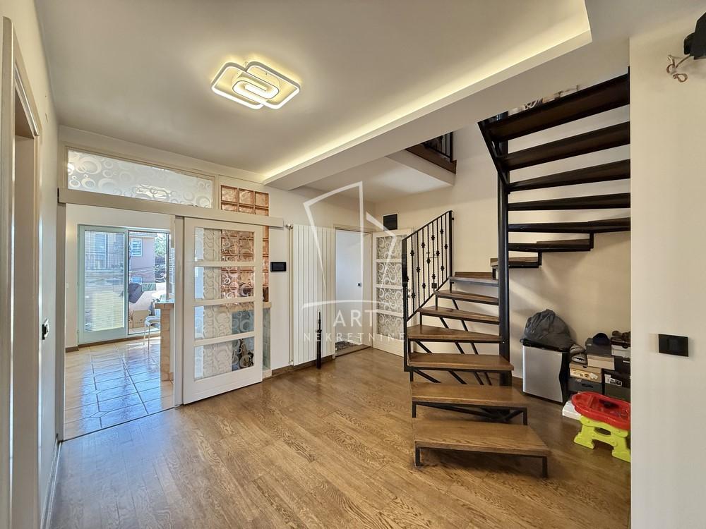 Slika 4 - Gočka, Šestosoban stan na prodaju, 179m2, 300.000€