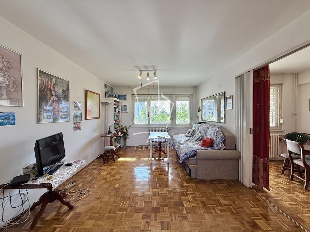 Glavna slika -Trgovačka, Troiposoban stan na prodaju, 101m2, 270.000€