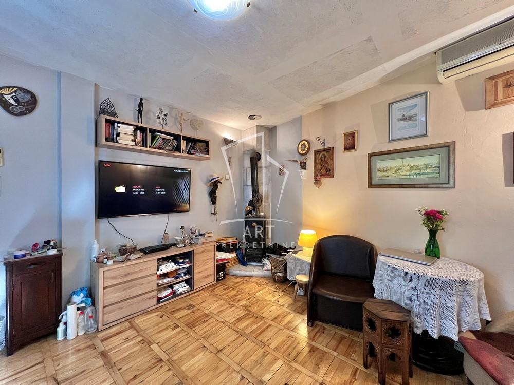 Slika 3 - Tina Ujevića,  Kuća na prodaju, 87m2, 200.000€