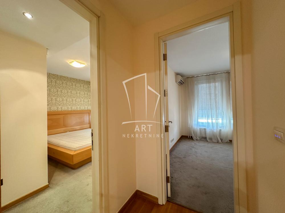 Slika 11 - Bulevar Crvene Armije, Trosoban stan na prodaju, 106m2, 399.000€