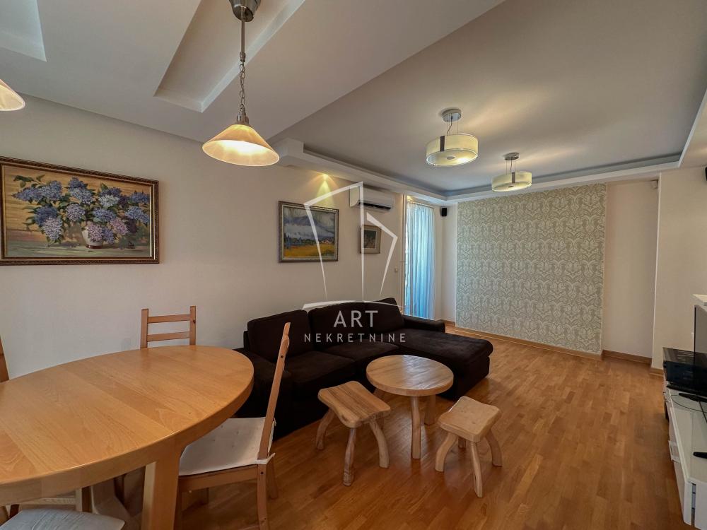 Slika 1 - Bulevar Crvene Armije, Trosoban stan na prodaju, 106m2, 399.000€