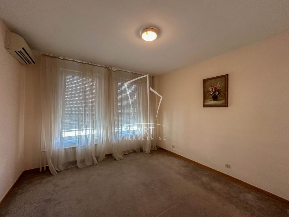 Slika 5 - Bulevar Crvene Armije, Trosoban stan na prodaju, 106m2, 399.000€