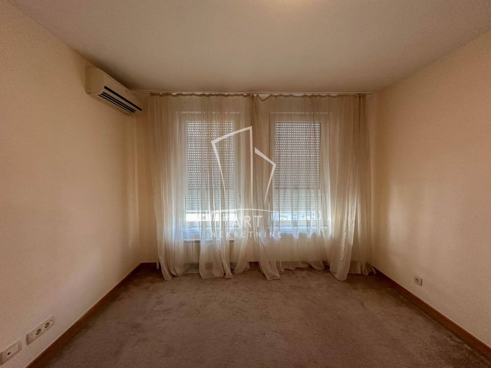 Slika 6 - Bulevar Crvene Armije, Trosoban stan na prodaju, 106m2, 399.000€