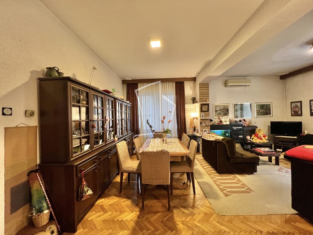 Slika 4 - Vladimira Gaćinovića,  Kuća na prodaju, 403m2, 2.500.000€