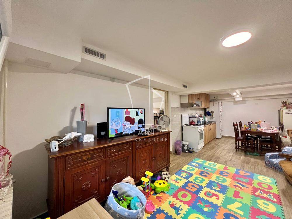 Slika 2 - Velizara Stankovića, Dvoiposoban stan na prodaju, 68m2, 118.000€