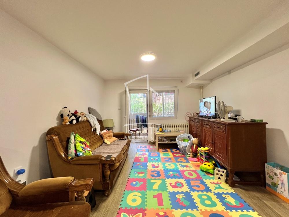 Slika 1 - Velizara Stankovića, Dvoiposoban stan na prodaju, 68m2, 118.000€