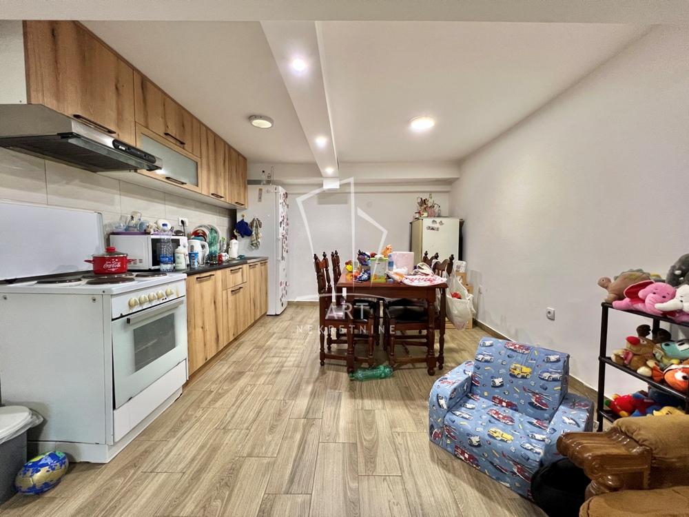 Slika 9 - Velizara Stankovića, Dvoiposoban stan na prodaju, 68m2, 118.000€