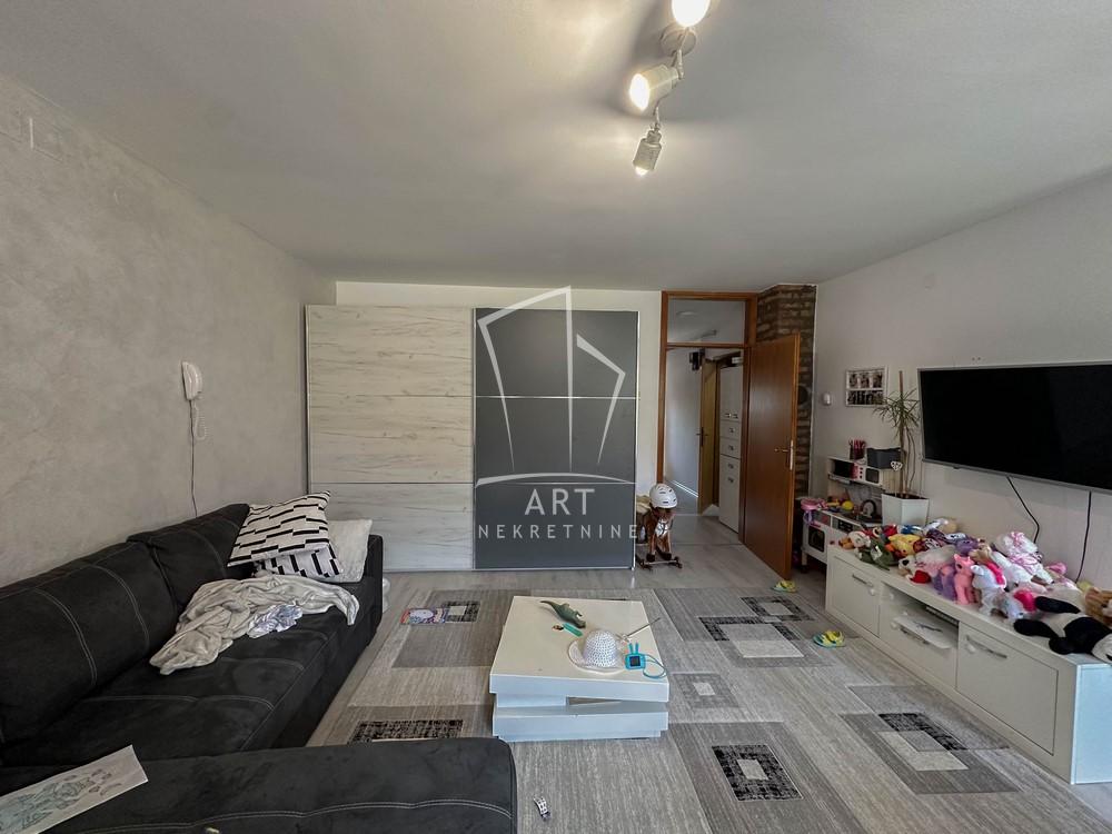 Slika 4 - Prizrenska,  Kuća na prodaju, 203m2, 510.000€