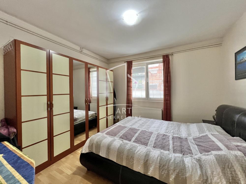 Slika 4 - Milice Ribnikar,  Kuća na prodaju, 256m2, 550.000€