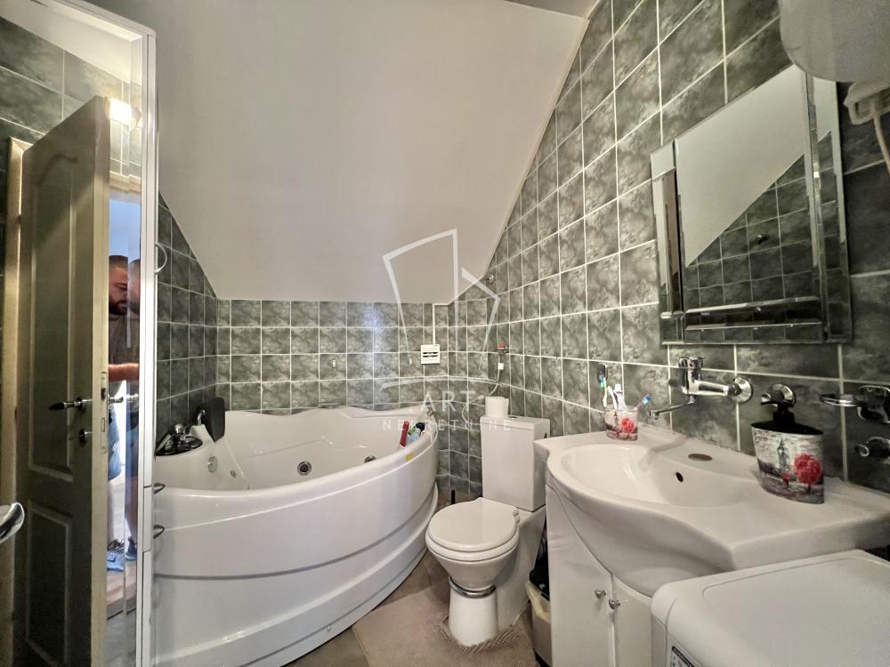 Slika 11 - Milice Ribnikar,  Kuća na prodaju, 256m2, 550.000€