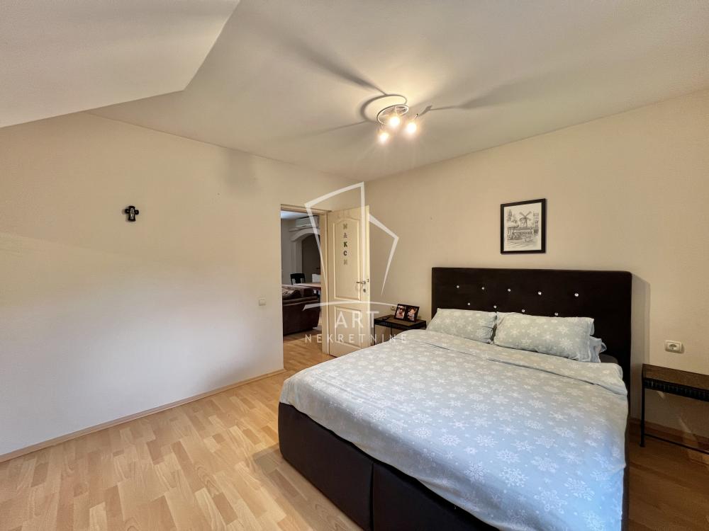 Slika 7 - Milice Ribnikar,  Kuća na prodaju, 256m2, 550.000€