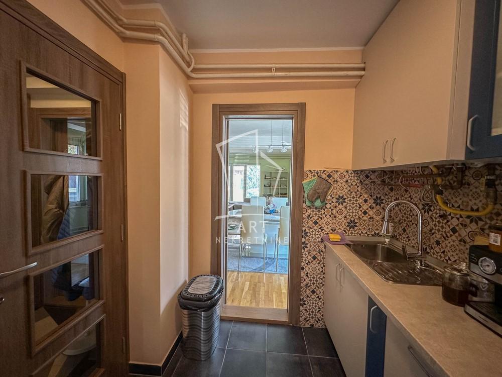 Slika 6 - Vojvode Vlahovića,  Kuća na prodaju, 303m2, 490.000€