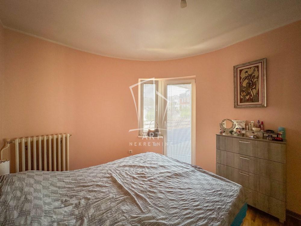 Slika 10 - Vojvode Vlahovića,  Kuća na prodaju, 303m2, 490.000€