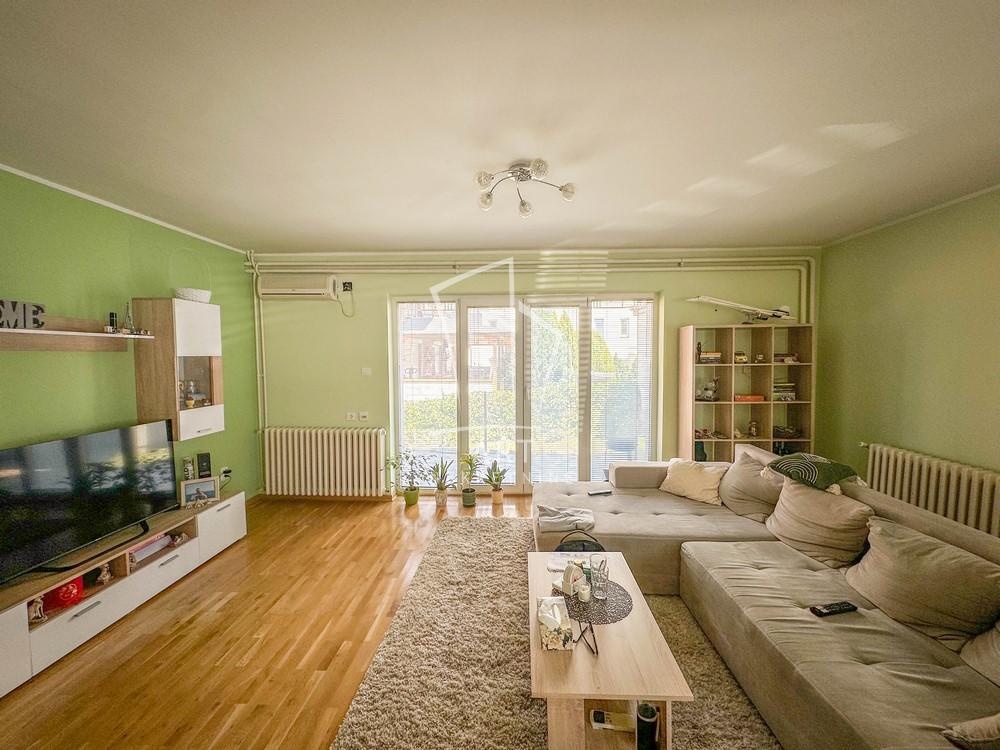 Slika 1 - Vojvode Vlahovića,  Kuća na prodaju, 303m2, 490.000€