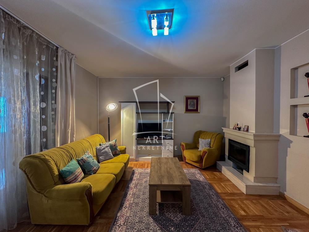 Slika 1 - Vojvode Vlahovića,  Kuća na prodaju, 224m2, 358.400€