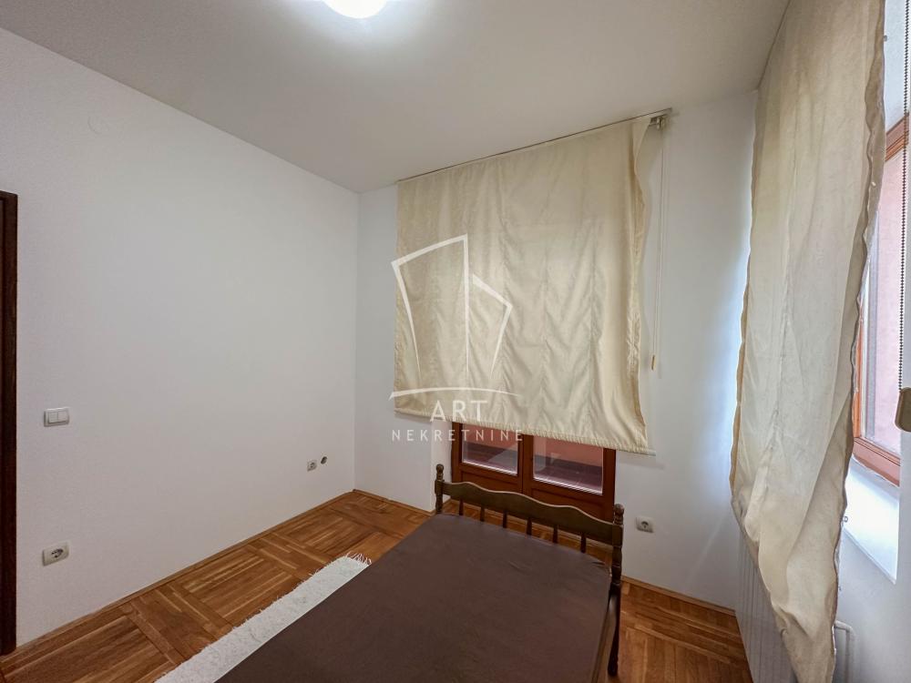 Slika 6 - Vojvode Vlahovića,  Kuća na prodaju, 224m2, 358.400€
