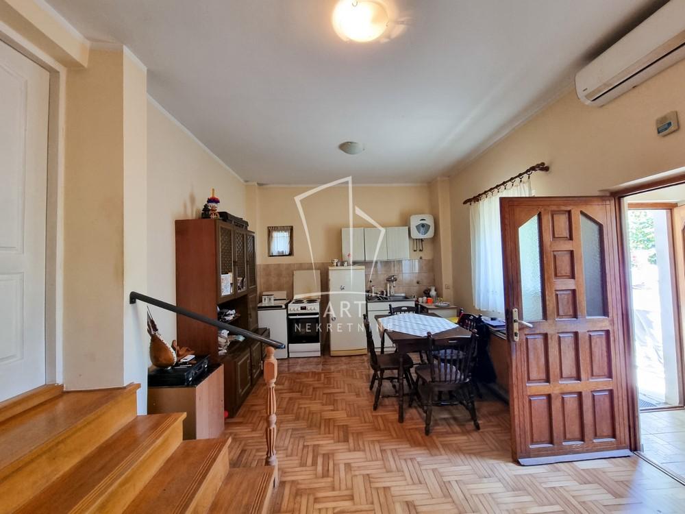 Slika 2 - Koriška,  Kuća na prodaju, 222m2, 269.000€