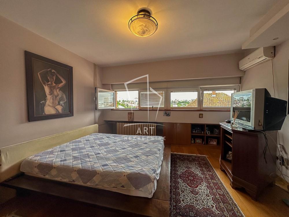 Slika 8 - Milovana Jankovića,  Kuća na prodaju, 250m2, 530.000€