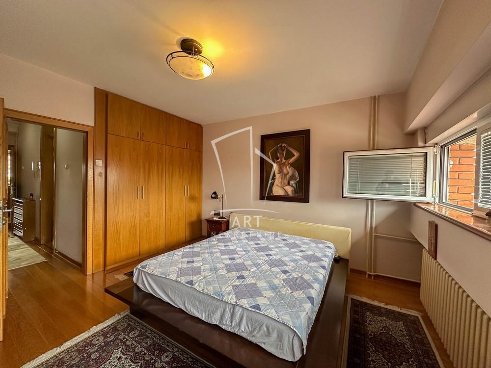 Slika 9 - Milovana Jankovića,  Kuća na prodaju, 250m2, 530.000€