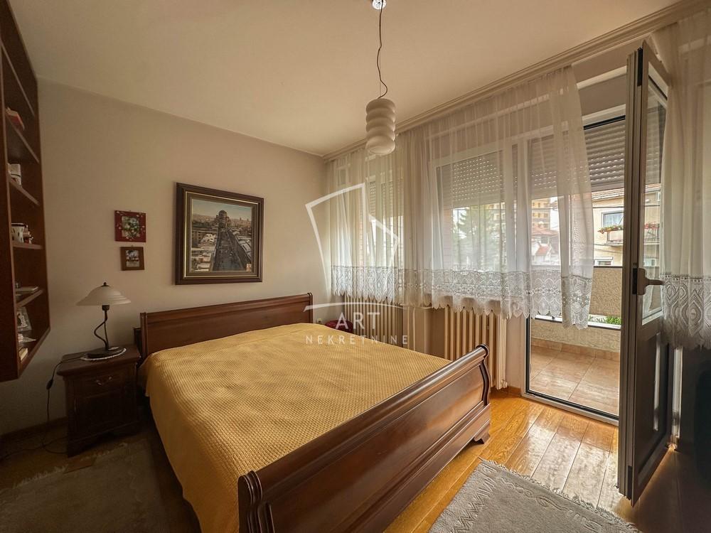 Slika 6 - Milovana Jankovića,  Kuća na prodaju, 250m2, 530.000€