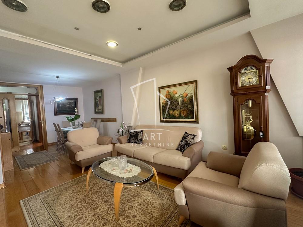 Slika 1 - Milovana Jankovića,  Kuća na prodaju, 250m2, 530.000€