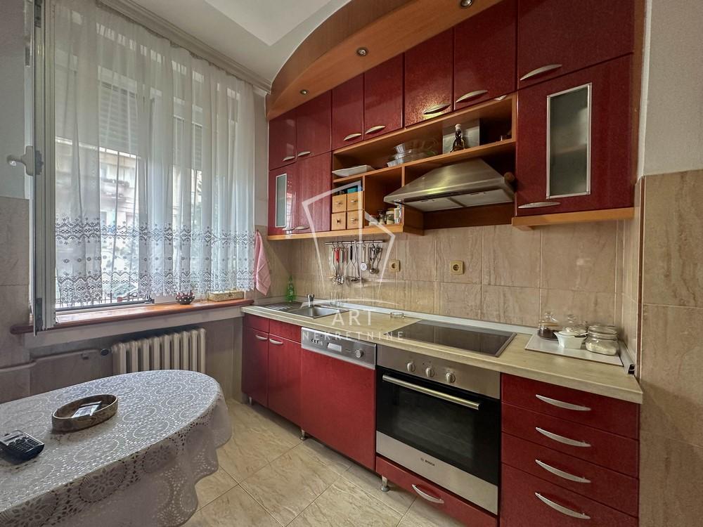 Slika 3 - Milovana Jankovića,  Kuća na prodaju, 250m2, 530.000€