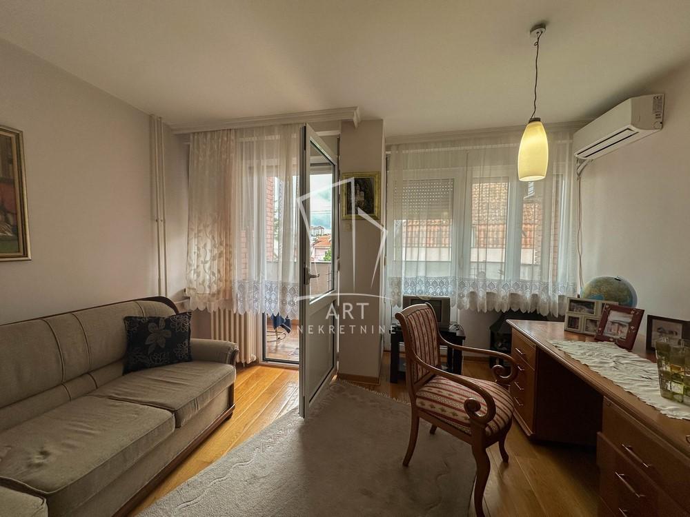 Slika 4 - Milovana Jankovića,  Kuća na prodaju, 250m2, 530.000€