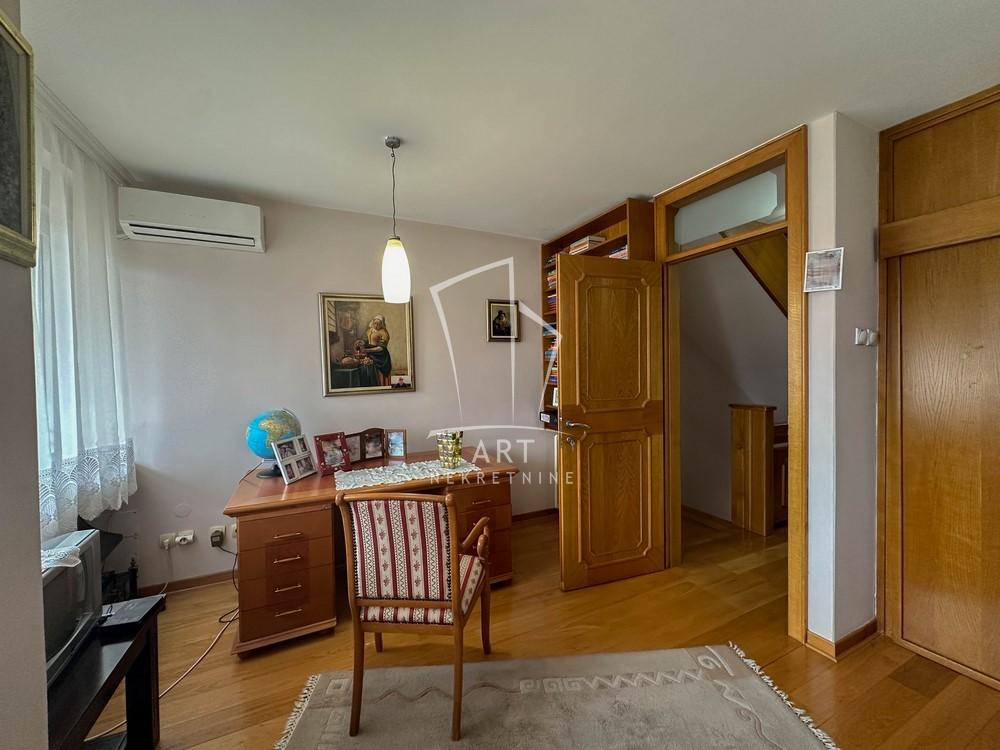 Slika 5 - Milovana Jankovića,  Kuća na prodaju, 250m2, 530.000€
