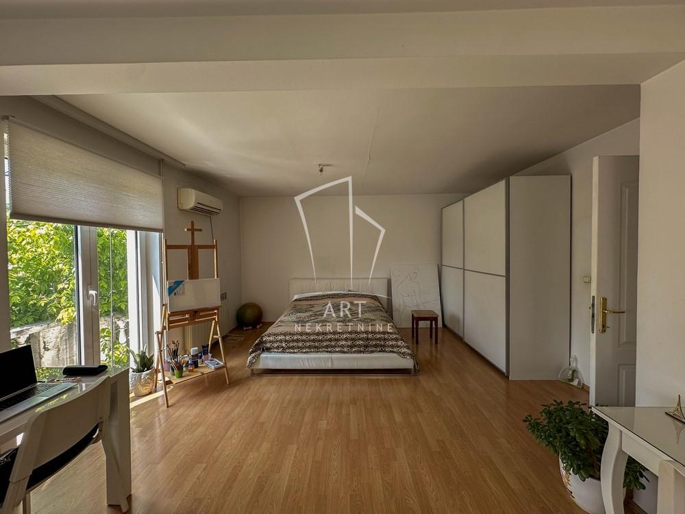 Slika 6 - Vojvode Blažete,  Kuća na prodaju, 290m2, 585.000€