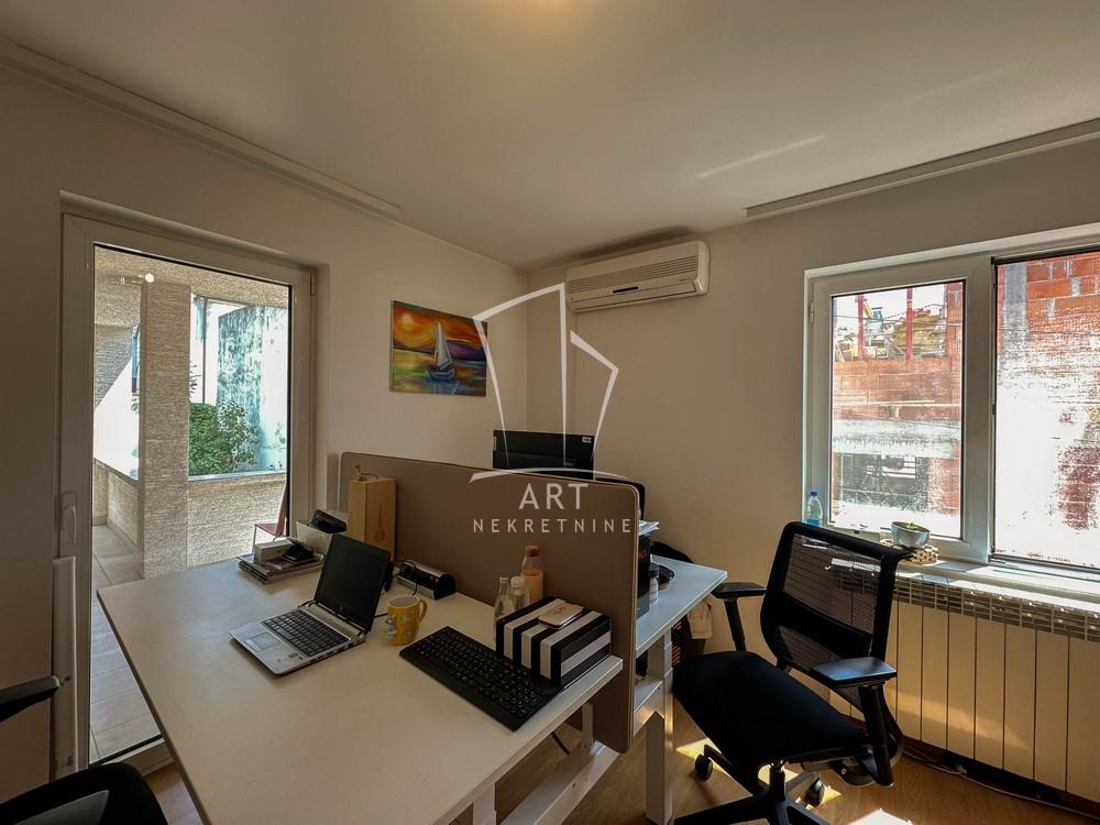 Slika 11 - Vojvode Blažete,  Kuća na prodaju, 290m2, 585.000€