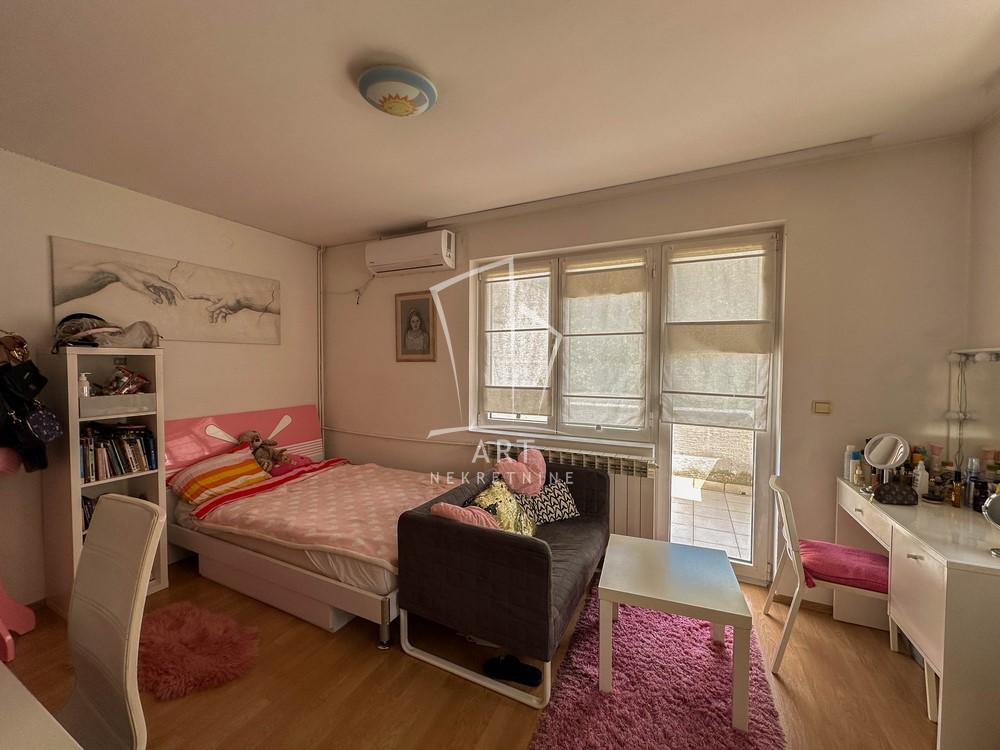 Slika 7 - Vojvode Blažete,  Kuća na prodaju, 290m2, 585.000€