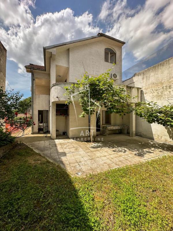 Glavna slika -Vojvode Blažete,  Kuća na prodaju, 290m2, 585.000€