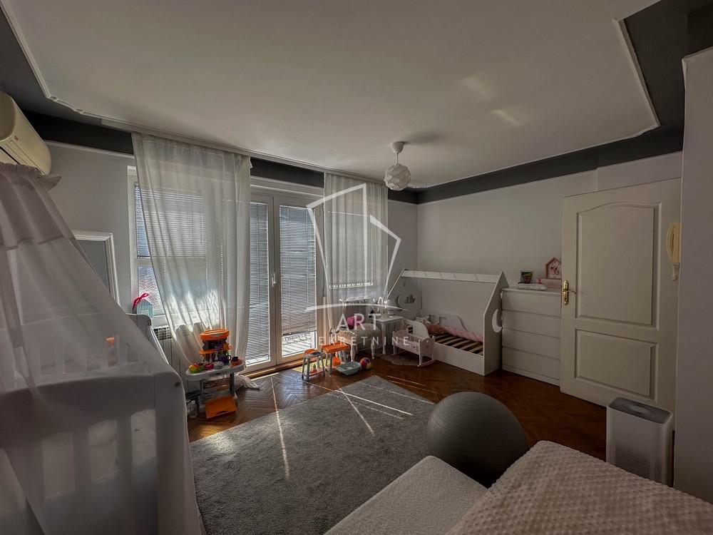 Slika 11 - Veljka Dugoševića,  Kuća na prodaju, 180m2, 340.000€