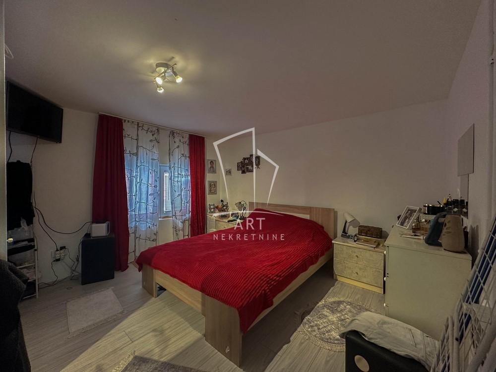Slika 4 - Veljka Dugoševića,  Kuća na prodaju, 180m2, 340.000€