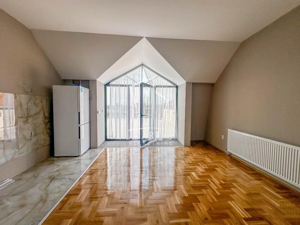 Slika 6 - 29. novembra (Borča),  Kuća na prodaju, 317m2, 380.000€